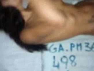 Mulheres de PMs ficam enciumadas com morena que faz sexo em UPPs