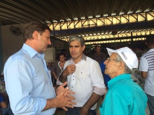 Acir_Gurgacz na feira em Jaru