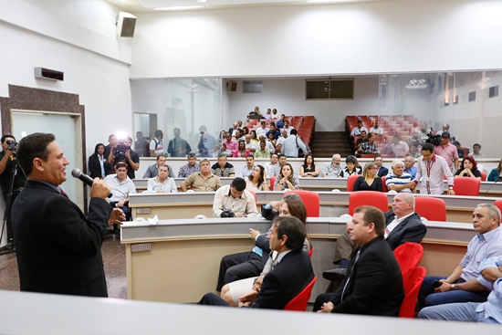 Maurão-de-Carvalho-e-deputados-reúnem-imprensa-para-café-da-manhã