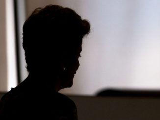 Processo contra Dilma ainda continua