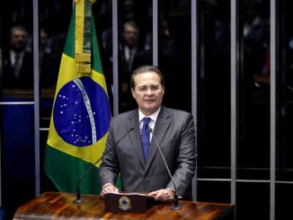 O parecer foi aprovado sexta-feira (6) pela Comissão Especial do Impeachment no Senado por 15 votos a favor e 5 contrários.