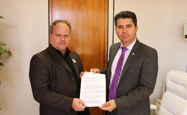 Vereador Nilton Cézar (PSB) com o deputado federal Marcos Rogério (DEM-RO).