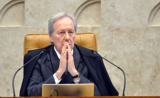 Lewandowski afirmou que a perícia "guarda relação direta com as teses da defesa" e não se mostra "irrelevante ou impertinente"