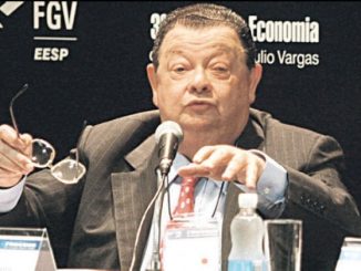 PF intimou Delfim Netto para “prestar esclarecimentos”
