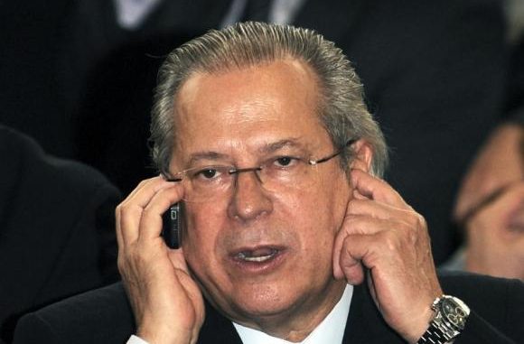 José Dirceu pode ter perdão da pena, após ser condenado a sete anos e 11 meses de prisãoWilson Dias/Agência Brasil