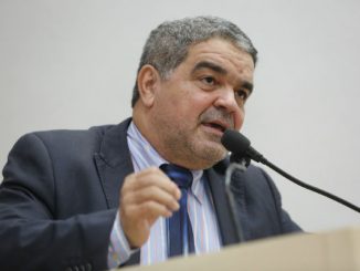 “Trata-se de uma justa homenagem nos dois casos. Um reconhecimento à relevância das datas para as duas comunidades escolares que tanto produziram para o desenvolvimento de nossa Capital”, declarou Aélcio da TV.