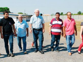 Airton Gurgacz com desportistas da cidade de Presidente Médici.
