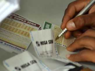 Apostas na Mega da Virada podem ser feitas até as 14h (horário de Brasília) de sábado em qualquer agência lotérica do país Wilson Dias/Agência Brasil