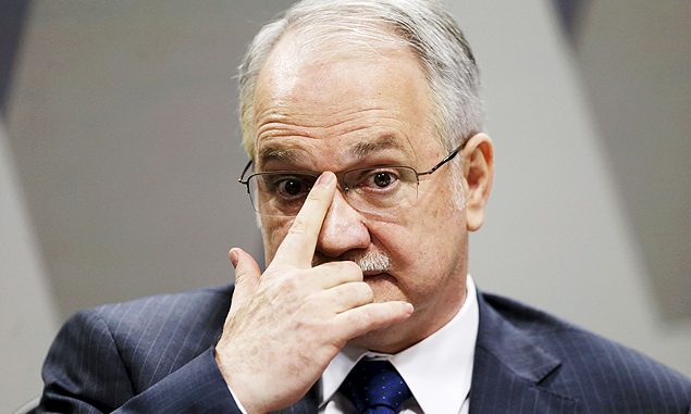 Fachin foi escolhido por meio de sorteio eletrônico pelo sistema do STF, após a presidente da Corte, ministra Cármen Lúcia, ordenar a redistribuição do inquérito que investiga o senador Fernando Collor (PTC-AL).