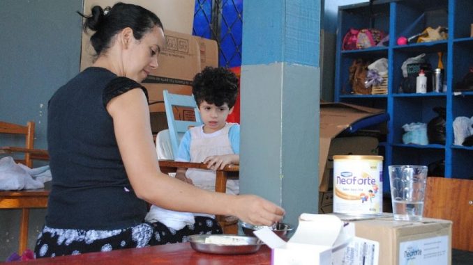O lote do suplemento adquirido pela Prefeitura será ofertado a 42 crianças atendidas na unidade. Foto: Jota Batista.