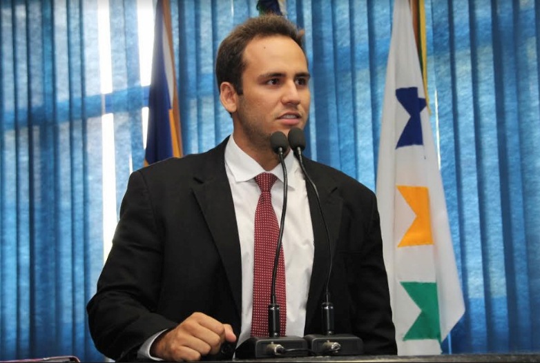 “Se chegamos até aqui é porque tivemos bons políticos nos representando em todas as esferas, que estiveram comprometidos em melhorar a vida do ji-paranaense”, afirmou o presidente da CMJP. Fotos: Marcos Gomes