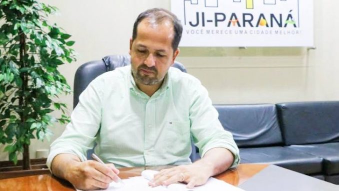 O secretário de Administração Nilton Mota disse que o concurso está transcorrendo dentro do esperado. Foto: Jota Batista