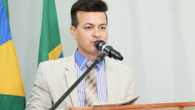 De acordo com o vereador, alguns aprovados obtiveram na Justiça do Trabalho o direito de tomar posse, mas a empresa vem recorrendo e dificultando o processo