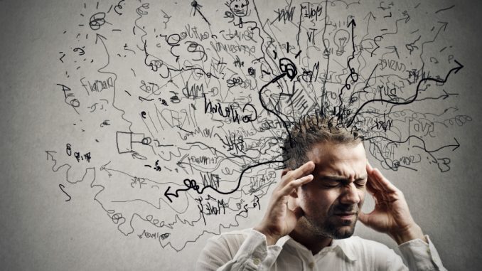Na verdade, um estudo divulgado, recentemente, pelo jornal científico Neuron Journal sugere que o esquecimento é um processo natural do cérebro que pode, até, nos tornar mais inteligentes no fim do dia!