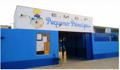Fachada da escola depois da reforma