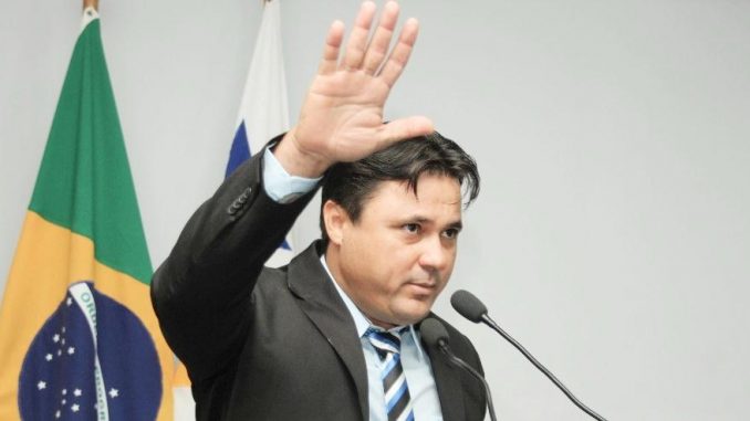 O novo vereador afirmou que assume consciente da importância do cargo e que pretende exercer a função com honestidade e transparência. Foto: Marcos Gomes/Decom