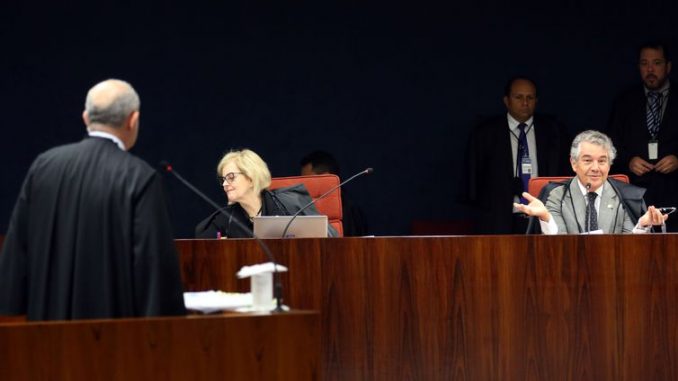 Os ministro do STF Rosa Weber e Marco Aurélio Mello durante julgamento do inquérito em que o senador Aécio Neves é acusado de corrupção passiva e obstrução de Justiça - José Cruz/Agência Brasil