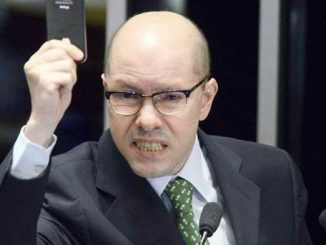 O ex-senador foi cassado em outubro de 2012 pelo plenário do Senado, sob a acusação de ter se colocado a serviço da organização criminosa supostamente comandada pelo empresário Carlos Cachoeira