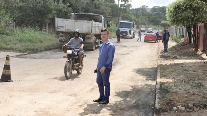 autor do pedido para instalação de um bueiro que há três anos resolveu o problema de inundação na localidade