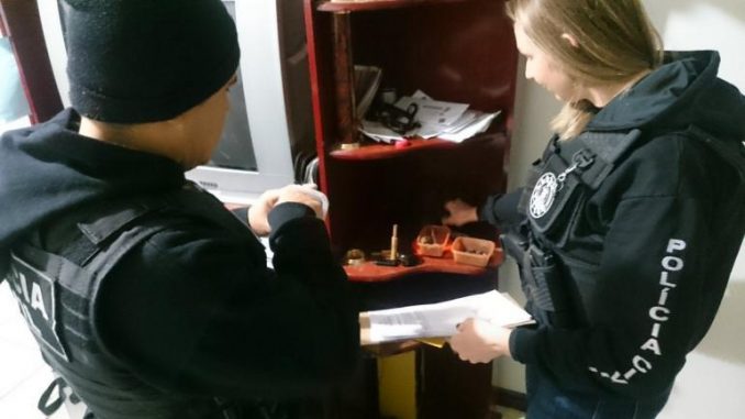 Policiais cumprem mandados de busca e apreensão na manhã desta quinta-feira Polícia Civil / Divulgação