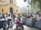Desabrigados do prédio que desabou após incêndio na madrugada desta terça-feira acampam em frente a Igreja Nossa Senhora do Rosário dos Homens Pretos, no Largo do Paissandu, região central - Rovena Rosa/Agência Brasil