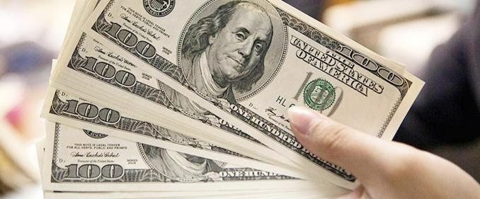 Dólar está cotado a R$ 3,90 (Arquivo/Agência Brasil)
