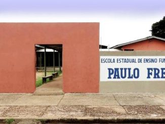 Única zeladora do Paulo Freire entrou de férias e Seduc não mandou substituta.