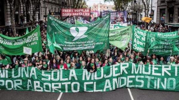 De acordo com o projeto, o aborto poderá ser feito até 14 semanas de gestação