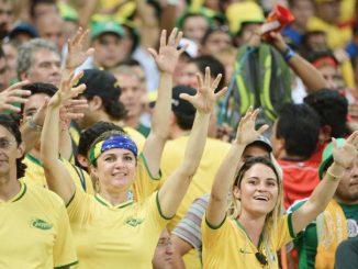 Dados do estudo Copa do Mundo de Futebol como Desencadeador de Eventos Cardiovasculares, da Universidade de São Paulo (USP), o diretor da Sociedade Brasileira de Cardiologia (SBC), Anderson Rodrigues, explica que as ocorrências de infarto aumentam de 4% a 8% entre brasileiros, durante os jogos da Copa -Marcello Casal Jr/ArquivoAgência Brasil