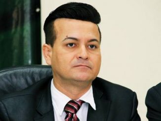 Segundo o vereador, a feira de confecções viola artigos do Código Tributário do Município