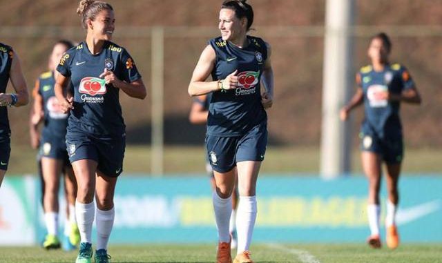 As jogadoras realizam hoje (24) o primeiro treino para enfrentar as australianas, na quinta-feira (26), em Kansas City - Direitos reservados/Fernanda Coimbra - CBF