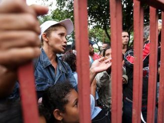 A determinação começou a ser cumprida por volta das 10h de hoje