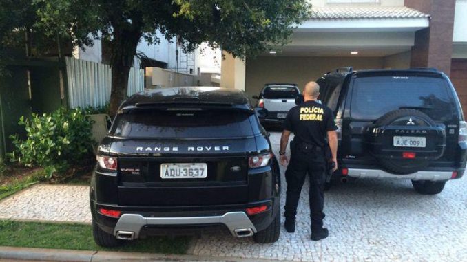 Polícia Federal desenvolve Operação Tritão e cumpre sete mandados de prisão temporária e 21 de busca e apreensão em São Paulo, Santos, Guarujá, São Caetano do Sul, Barueri, Rio de Janeiro, Fortaleza e Brasília (Divulgação/Polícia Federal)