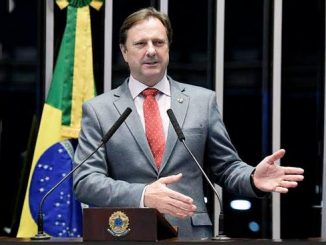 O senador Acir Gurgacz agradeceu as manifestações de apoio que têm recebido e salientou que está cumprindo a decisão da primeira turma do Supremo Tribunal Federal (STF) com serenidade e de cabeça erguida.