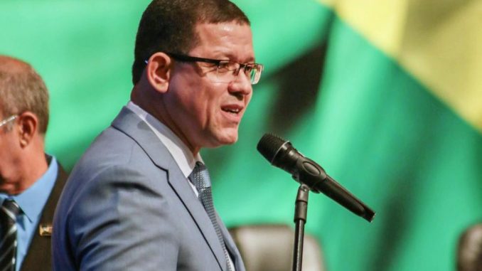 Coronel Marcos Rocha assume o governo de Rondônia prometendo cumprir leis e trabalhar para o povo mais simples