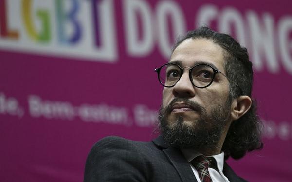 O deputado Jean Wyllys durante o 15º Seminário LGBT do Congresso Nacional (Crédito: José Cruz/Agência Brasil)