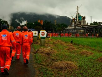 Litro da gasolina passará a ser vendido por R$ 1,4337 amanhã nas refinarias, dois centavos a menos que o preço de hoje: R$ 1,4537      (Arquivo/Rovena Rosa/Agência Brasil) 