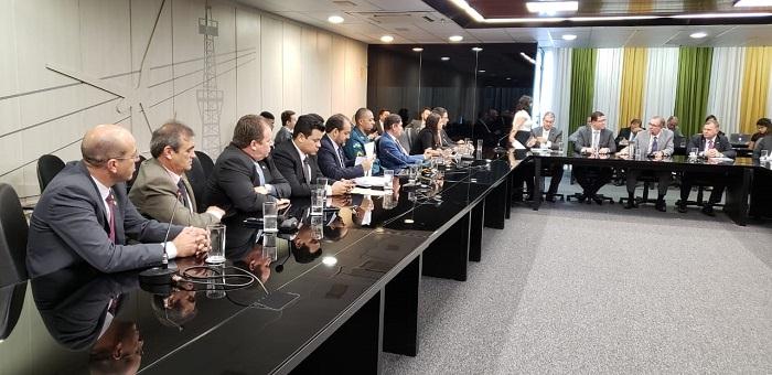 Ministro diz que vai se reunir com a Aneel e dar resposta aos parlamentares com urgência
