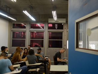 Rio de Janeiro - A Universidade Estadual do Rio de Janeiro(Uerj) volta às aulas. De acordo com os diretores, a decisão pela volta deve-se ao avanço no restabelecimento das condições mínimas de limpeza, manutenção de elevadores e segurança (Tânia Rêgo/Agência Brasil)
