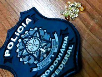 As 13 pedras de diamantes não-lapidados foram apreendidas