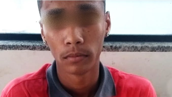 Esse menor que completa 18 anos em dezembro deste ano, foi baleado e entregou o comparsa.