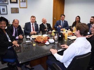 A reunião ocorreu no gabinete no senador Acir Gurgacz (PDT) e reuniu os representes de Rondônia na Câmara e no Senado.