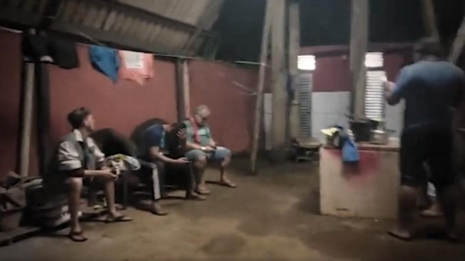 que se negaram a dizer quem gravou as imagens sobre a péssimas condições oferecidas aos mais de 150 fusionários da transportadora. Foto: Reprodução do Vídeo.