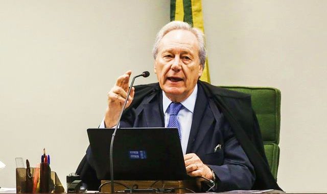 Após a decisão de Lewandowski, a Superintendência da PF em Curitiba disse que vai cumprir a decisão e que somente os contemplados na decisão serão autorizados a fazer a entrevista.