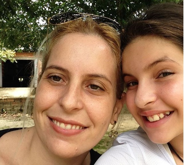 A situação de Yeda Gracielli Paino é a mais complicada: além das fraturas múltiplas, sofreu uma grave pancada na cabeça. A adolescente está fora de perigo.