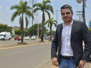 Thiago Flores é prefeito da cidade de Ariquemes, interior de Rondônia.