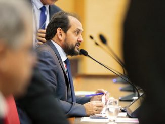 O parlamentar explica que a Policlínica Estadual de Ji-Paraná deverá oferecer serviços em fisioterapia, odontologia, psicologia, serviço social, nutrição, atendimento psicossocial, gestação de alto risco, assistência à saúde do idoso e contar com pelo menos 30 especialidades médicas.