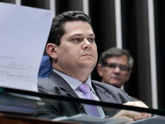 Para presidente do Senado, mudança proposta pelo governo viola a Constituição