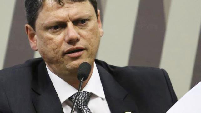 A informação foi dada hoje (24) pelo ministro da infraestrutura, Tarcísio Gomes de Freitas, que participou de reunião com o Conselho Empresarial do Grupo de Líderes Empresariais (Lide), no Copacabana Palace, no Rio de Janeiro.