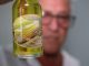 O professor de história José Carlos começou a fazer licor para consumo próprio; os amigos gostaram tanto que acabou virando um negócio.